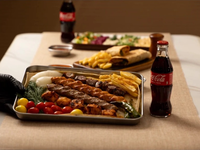 صينية مشاوي متنوعة في كباب آزاد